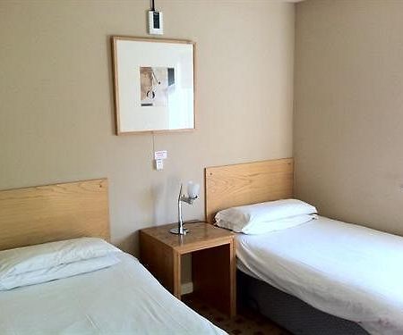 Appartamento Holroyd Arms Guildford Esterno foto